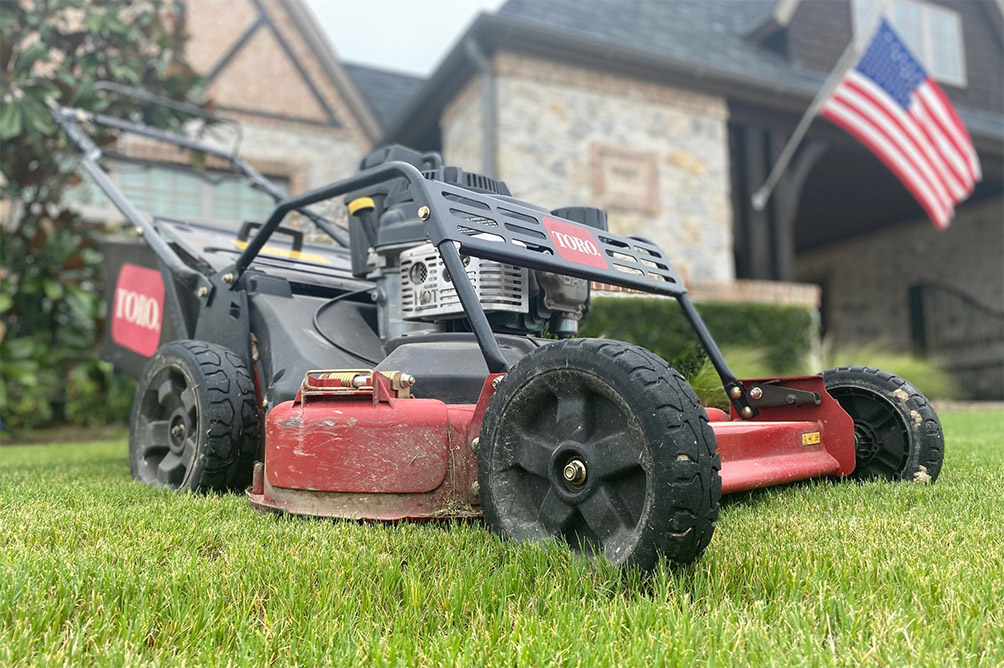 Lawn Mowing and Edging in Dallas